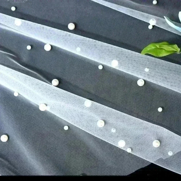 Beautiful Wedding Veil   - Picture 7 of 9